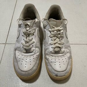 Nike Air Force 1 Men’s Low Size 9.5 Sneakers 315122 111